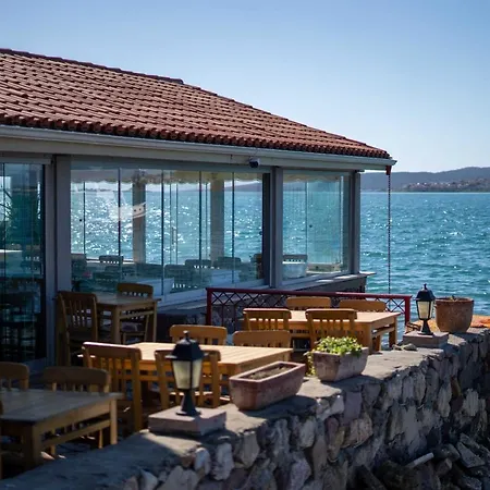 Hotell Ferahi Evler Ayvalı