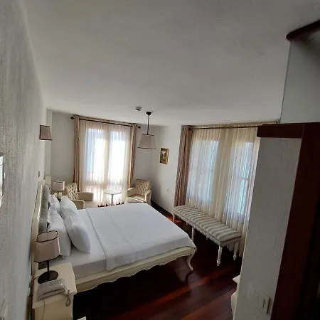 فندق Ferahi Evler Ayvalı