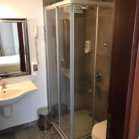 Ferahi Evler Ayvalı