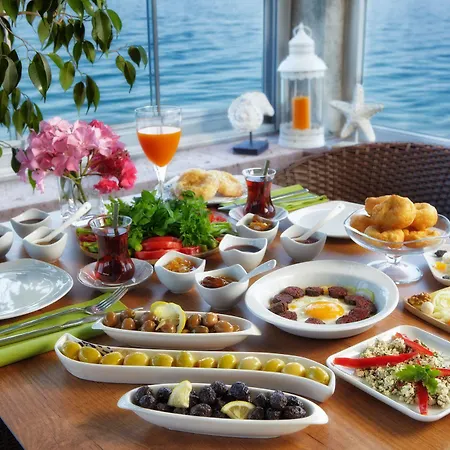 Ferahi Evler Ayvalı