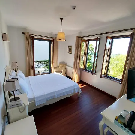 Ferahi Evler Hotel Ayvalı