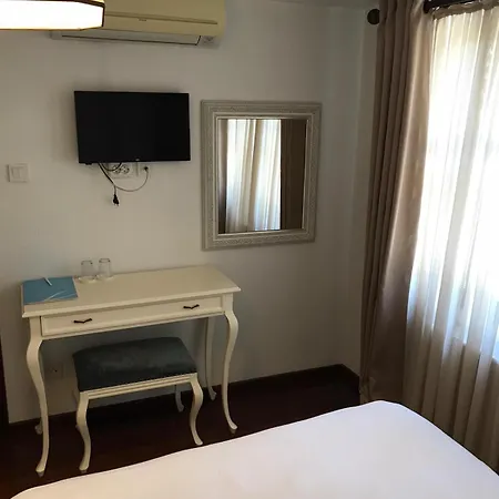 Ferahi Evler 3* Ayvalı