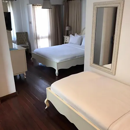 Ferahi Evler 3* Ayvalı