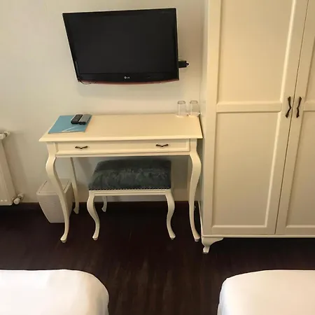 Ferahi Evler Ayvalı