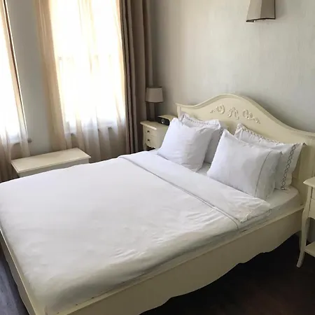 Ferahi Evler Ayvalı