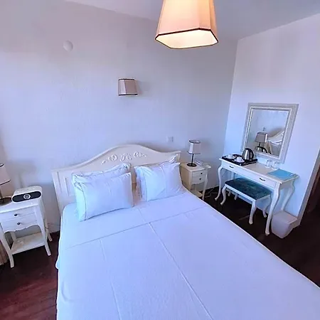 Ferahi Evler 3* Ayvalı