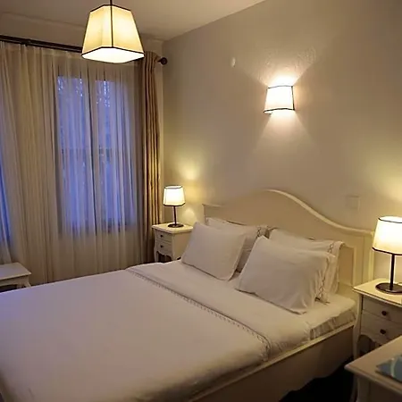 Ferahi Evler 3* Ayvalı