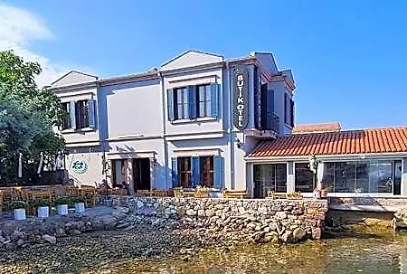 Ferahi Evler Ayvalı