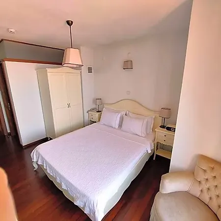 Ferahi Evler 3* Ayvalı