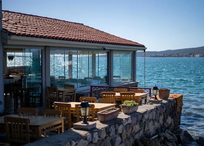 מלון Ferahi Evler Ayvalı