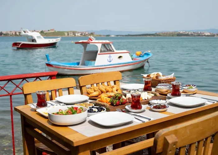 Ferahi Evler מלון Ayvalı