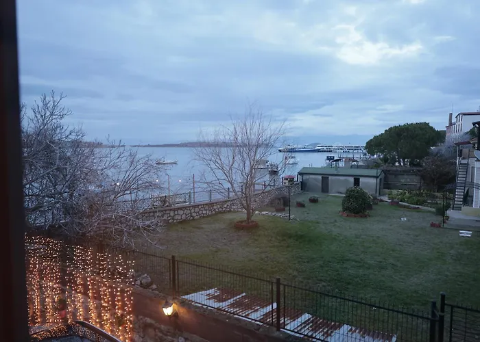 מלון Ferahi Evler Ayvalı