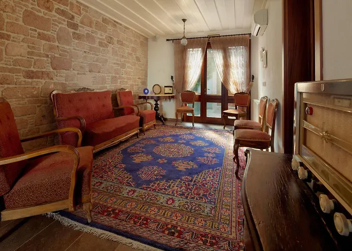 מלון Ferahi Evler Ayvalı